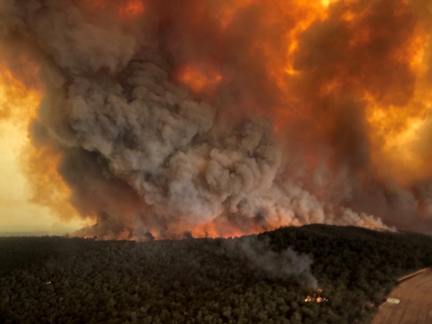 إخلاء مدن بأكملها في أستراليا وسط مخاوف من اشتداد الحرائق مجددا