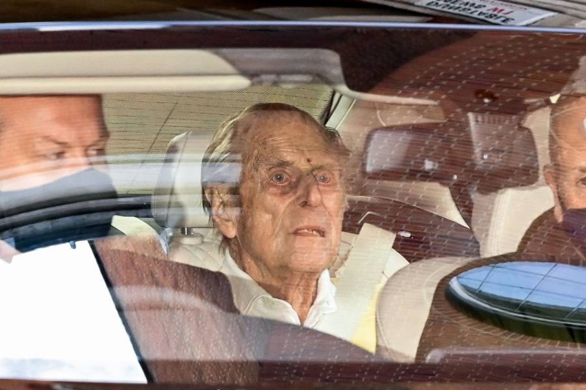 الأمير فيليب يغادر مستشفى في لندن بعد عملية جراحية في القلب - أخبار صحيفة  الرؤية