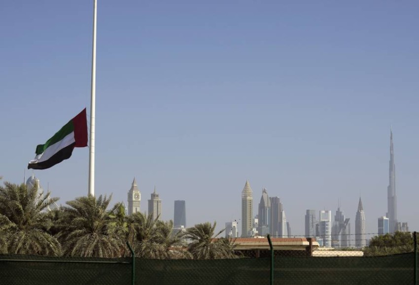 تنكيس أعلام الدولة لمدة 40 يوماً بعد الإعلان عن وفاة الشيخ خليفة بن زايد آل نهيان