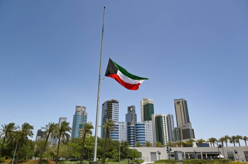 تنكيس الأعلام في كافة الكويت وإعلان حالة الحداد لمدة 40 يوماً الشيخ خليفة بن زايد آل نهيان
