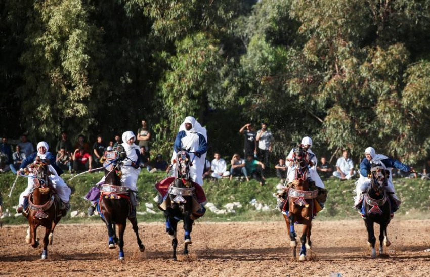 جانب من سباق ومزاد تم إقامته للخيول العربية الأصيلة في مصراته بليبيا