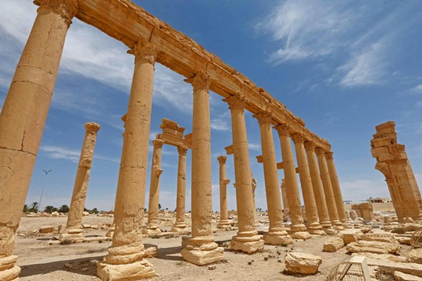 جانب من قوس النصر المعروف أيضاً بالقوس الضخم في أطلال تدمر الأثرية بسوريا